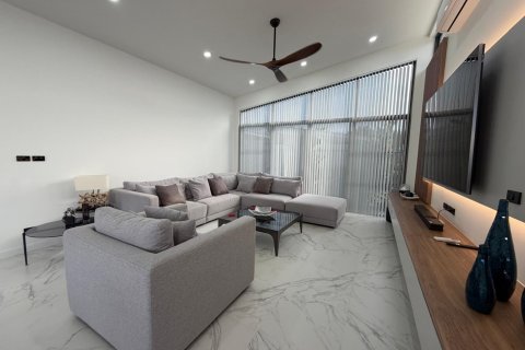 Villa in Hua Hin, Thailand 5 bedrooms № 169739 - photo 4