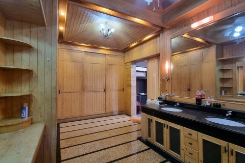 Таунхаус в Бангкоке, Таиланд с 2 спальнями № 200794 - фото 5