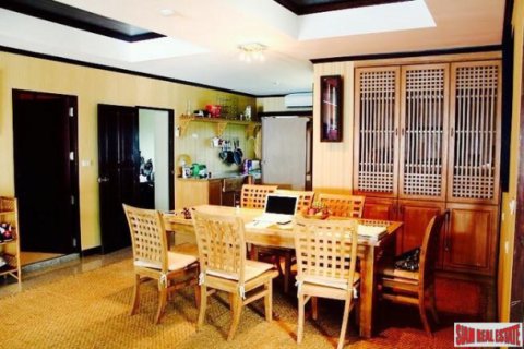 Apartment on Jomtien Beach, Pattaya, Thailand 3 bedrooms № 193219 - photo 5