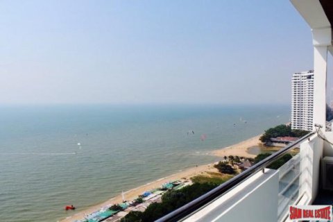 Apartment on Jomtien Beach, Pattaya, Thailand 3 bedrooms № 193219 - photo 2