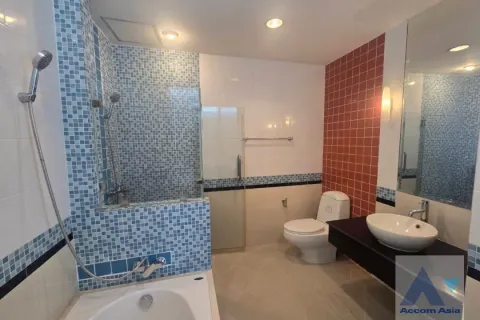 Condominio de 2 dormitorios en Khlong Toei, Bangkok, Tailandia № 214439 - foto 6