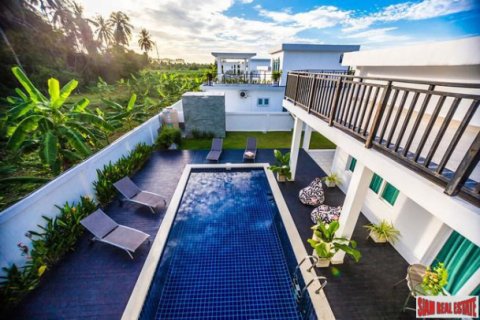 Villa on Jomtien Beach, Pattaya, Thailand 3 bedrooms № 193923 - photo 1