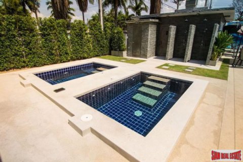 Villa on Jomtien Beach, Pattaya, Thailand 3 bedrooms № 193923 - photo 5