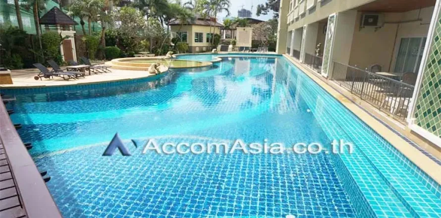 Studio in the Condo in Bang Lamung, Thailand № 218497
