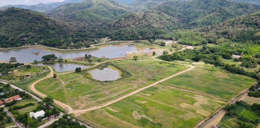 Земельный участок в Сарабури, Таиланд 55072м2  № 145078