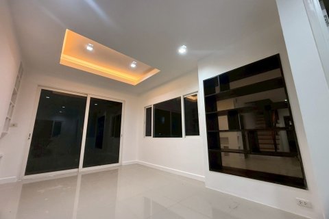 Maison à Prawet, Bangkok, Thaïlande 4 chambres № 173107 - photo 6