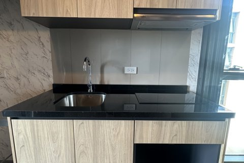 Studio dans le Condo à Watthana, Bangkok, Thaïlande  № 173109 - photo 17