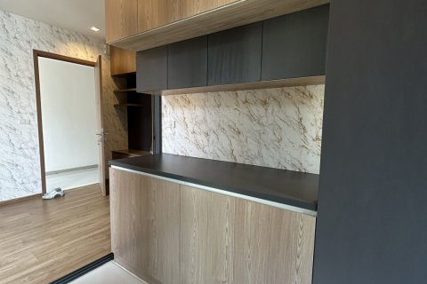 Studio dans le Condo à Watthana, Bangkok, Thaïlande  № 173109 - photo 14