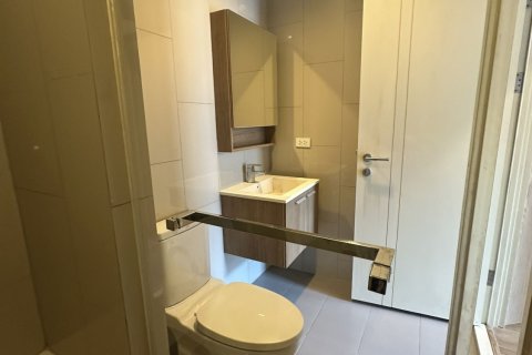 Studio dans le Condo à Watthana, Bangkok, Thaïlande  № 173109 - photo 7