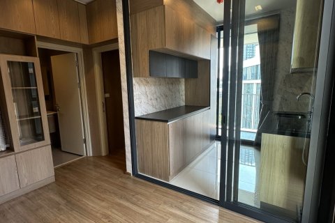 Studio dans le Condo à Watthana, Bangkok, Thaïlande  № 173109 - photo 12