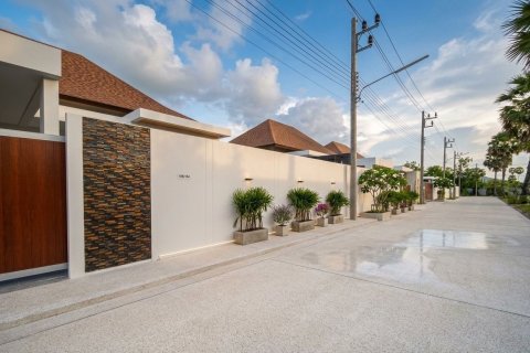 Villa in Phuket, Thailand 3 bedrooms № 173106 - photo 3