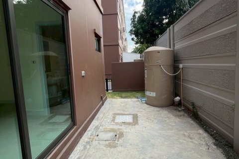 Propriété commerciale à Samut Prakan, Thaïlande № 170527 - photo 16