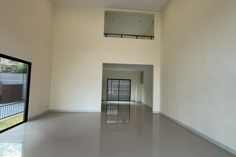 Propriété commerciale à Samut Prakan, Thaïlande № 170527 - photo 14