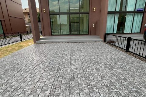 Propriété commerciale à Samut Prakan, Thaïlande № 170527 - photo 13