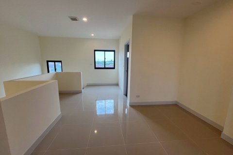 Propriété commerciale à Samut Prakan, Thaïlande № 170527 - photo 7