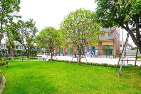 Propriété commerciale à Samut Prakan, Thaïlande № 170527 - photo 10