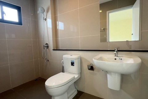 Propriété commerciale à Samut Prakan, Thaïlande № 170527 - photo 6