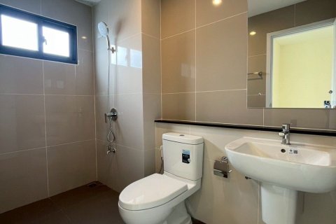 Propriété commerciale à Samut Prakan, Thaïlande № 170527 - photo 2