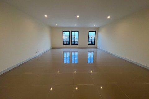 Propriété commerciale à Samut Prakan, Thaïlande № 170527 - photo 8