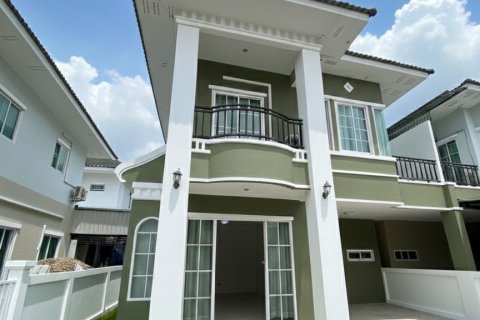 Дом в Сан Кампаенге, Таиланд с 3 спальнями  № 170524