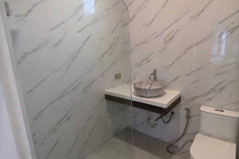 Villa in Nuea Khlong, Thailand 3 bedrooms № 140328 - photo 5