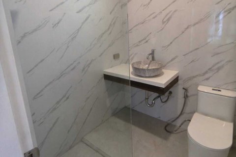 Villa in Nuea Khlong, Thailand 3 bedrooms № 140328 - photo 14