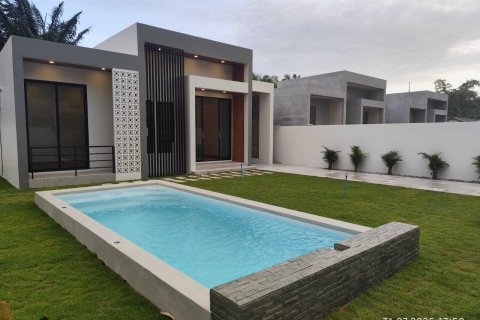 Villa in Nuea Khlong, Thailand 3 bedrooms № 140328 - photo 25