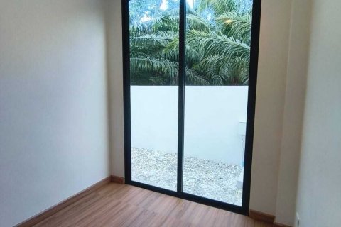 Villa in Nuea Khlong, Thailand 3 bedrooms № 140328 - photo 4