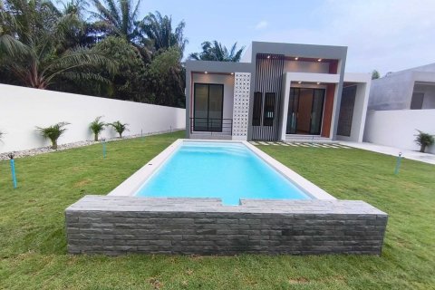 Villa in Nuea Khlong, Thailand 3 bedrooms № 140328 - photo 2