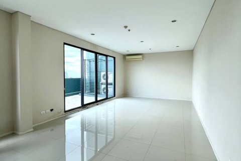 Penthouse in Bangkok, Thailand 5 bedrooms № 146970 - photo 1