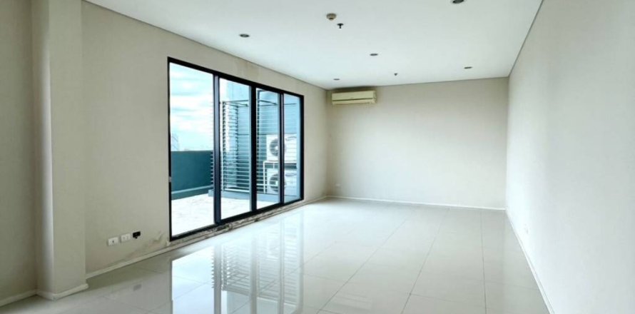 Penthouse in Bangkok, Thailand 5 bedrooms № 146970