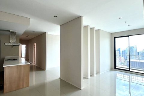 Penthouse in Bangkok, Thailand 5 bedrooms № 146970 - photo 2