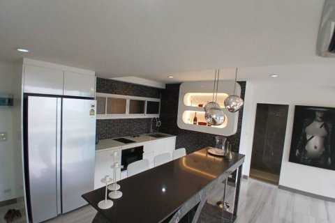 Condo à Sattahip, Thaïlande, 1 chambre  № 146968 - photo 1