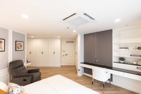 Condo in Huai Khwang, Bangkok, Thailand, 3 bedrooms № 160844 - photo 11