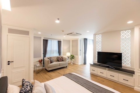 Condo in Huai Khwang, Bangkok, Thailand, 3 bedrooms № 160844 - photo 13