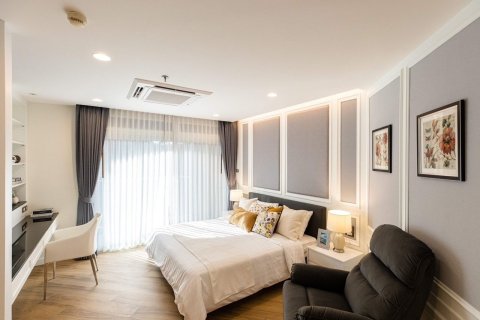 Condo in Huai Khwang, Bangkok, Thailand, 3 bedrooms № 160844 - photo 8