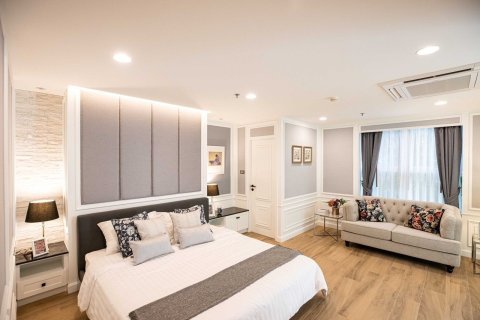 Condo in Huai Khwang, Bangkok, Thailand, 3 bedrooms № 160844 - photo 12