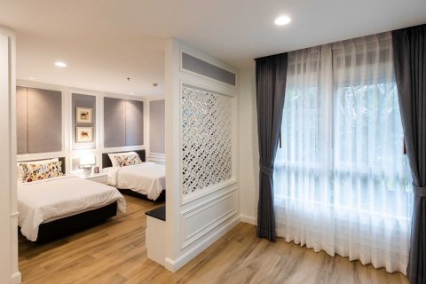 Condo in Huai Khwang, Bangkok, Thailand, 3 bedrooms № 160844 - photo 16