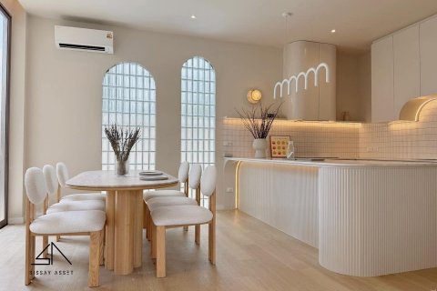 Дом в Банг Кхене, Бангкок, Таиланд с 4 спальнями  № 160842