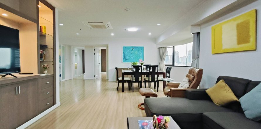 Condo in Watthana, Bangkok, Thailand, 2 bedrooms  № 160843