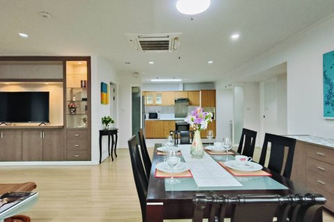 Condo in Watthana, Bangkok, Thailand, 2 bedrooms  № 160843 - photo 4