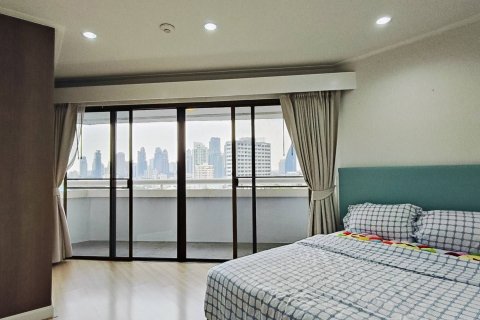 Condo in Watthana, Bangkok, Thailand, 2 bedrooms  № 160843 - photo 13