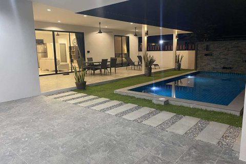 House in Hua Hin, Thailand 3 bedrooms № 154648 - photo 4