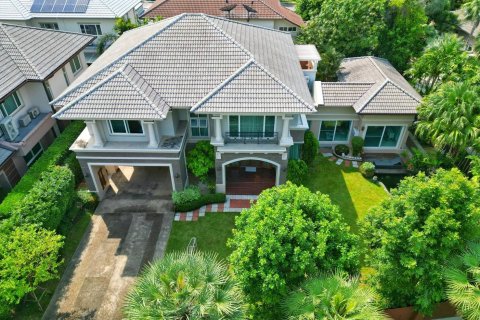 House in Bang Khae, Bangkok, Thailand 5 bedrooms № 154647 - photo 2