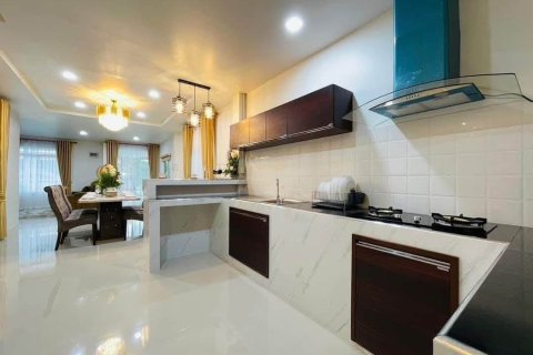 Villa in Pattaya, Thailand 4 Schlafzimmer № 222787 - Foto 4