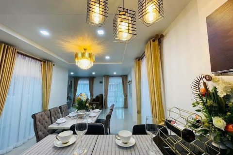 Villa in Pattaya, Thailand 4 Schlafzimmer № 222787 - Foto 10