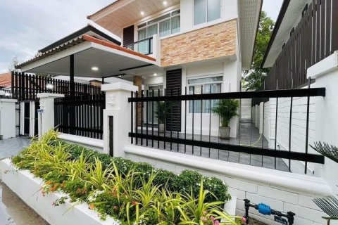 Villa in Pattaya, Thailand 4 Schlafzimmer № 222787 - Foto 2