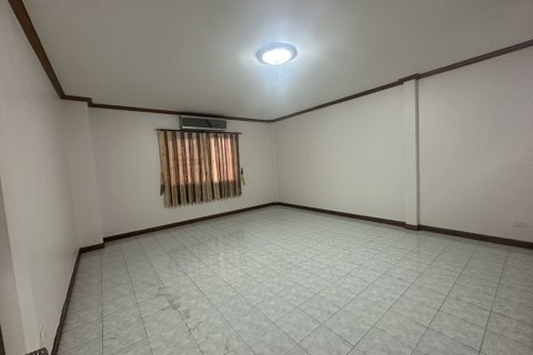 Villa à Pattaya, Thaïlande 4 chambres № 149755 - photo 14