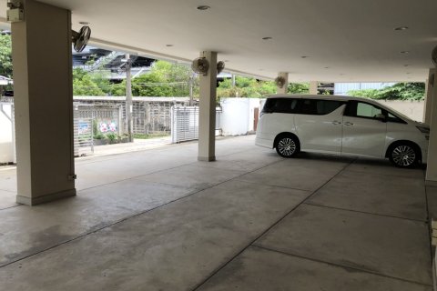 Дом в Бангкоке, Таиланд с 5 спальнями  № 149754 - фото 1