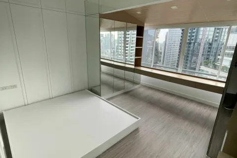 Duplex in Watthana, Bangkok, Thailand 5 bedrooms № 160760 - photo 13